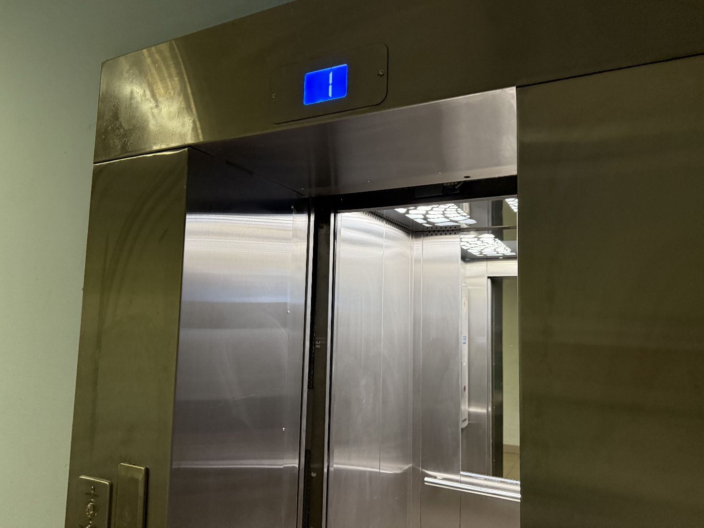 лифтовое оборудование, лифты, замена лифтов,