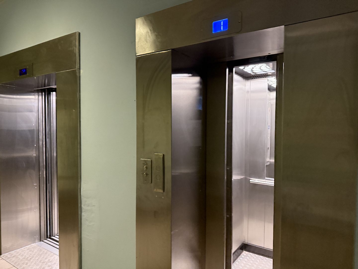 лифтовое оборудование, лифты, замена лифтов,