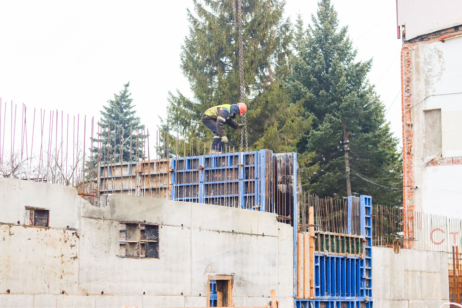 Клин, строительство, спорт, стройка спортшколы, люди, Подмосковье,