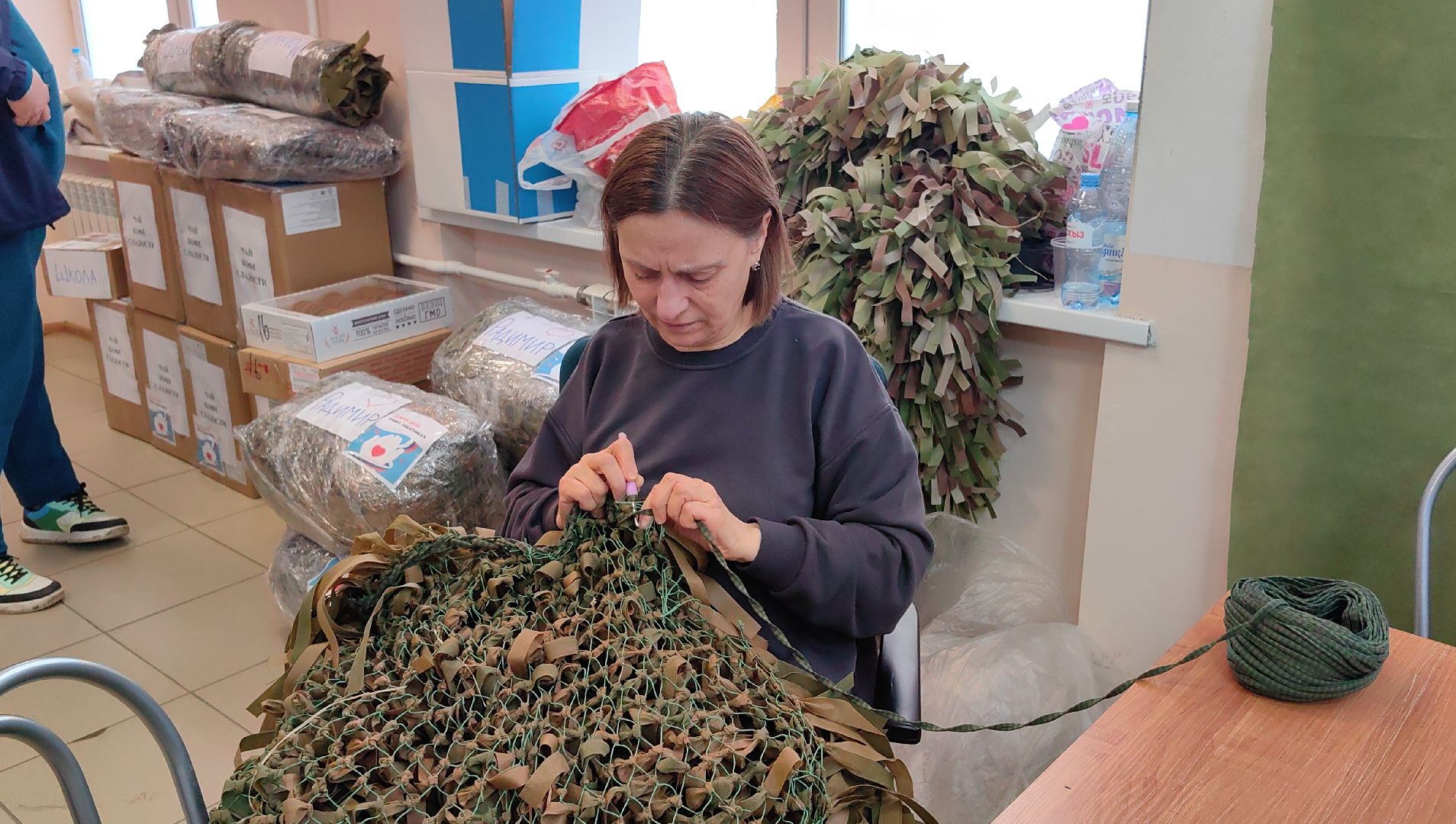 гуманитарная помощь, маскировочные сети, медикаменты, окопные свечи,