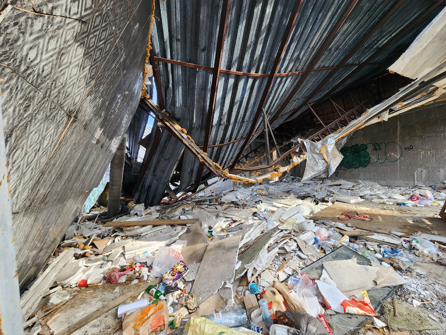 снос незаконных объектов, снос здания, мытищи,