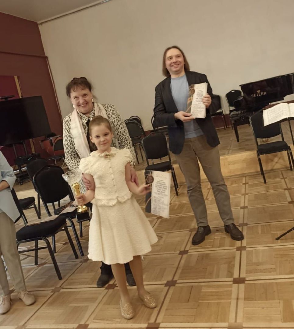 Благотворительный фонд, пианистка, музыка, семья, концерт