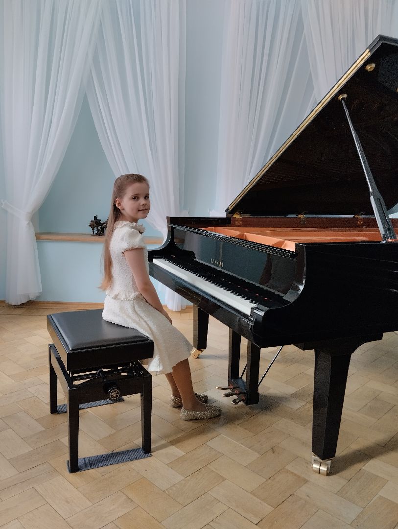 Благотворительный фонд, пианистка, музыка, семья, концерт