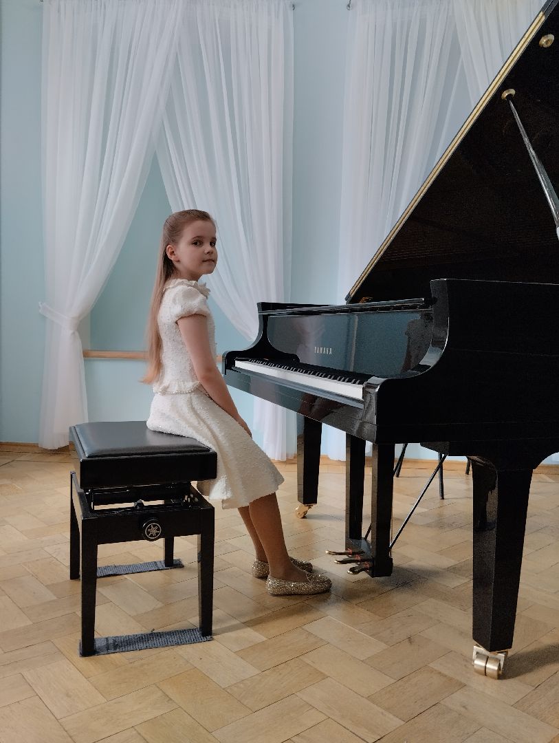 Благотворительный фонд, пианистка, музыка, семья, концерт