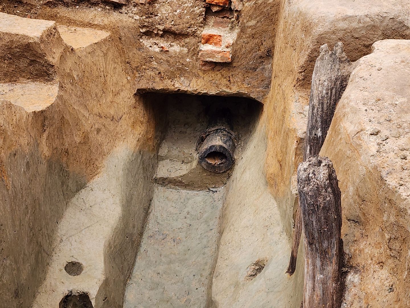 сергиев посад, троице-сергиева лавра, раскопки, сергиево-посадский музей-заповедник,древний водопровод,