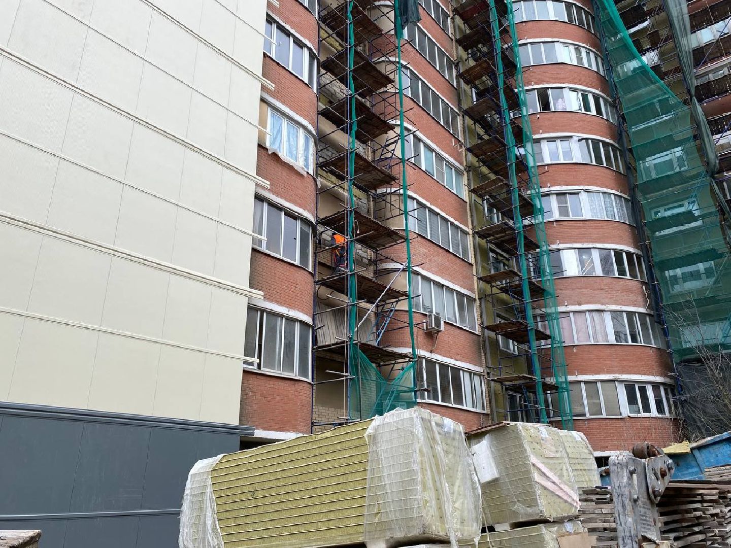 ремонт дома, ремонт фасада, ремонт дома на Школьной улице, ремонт дома в Красногорске,