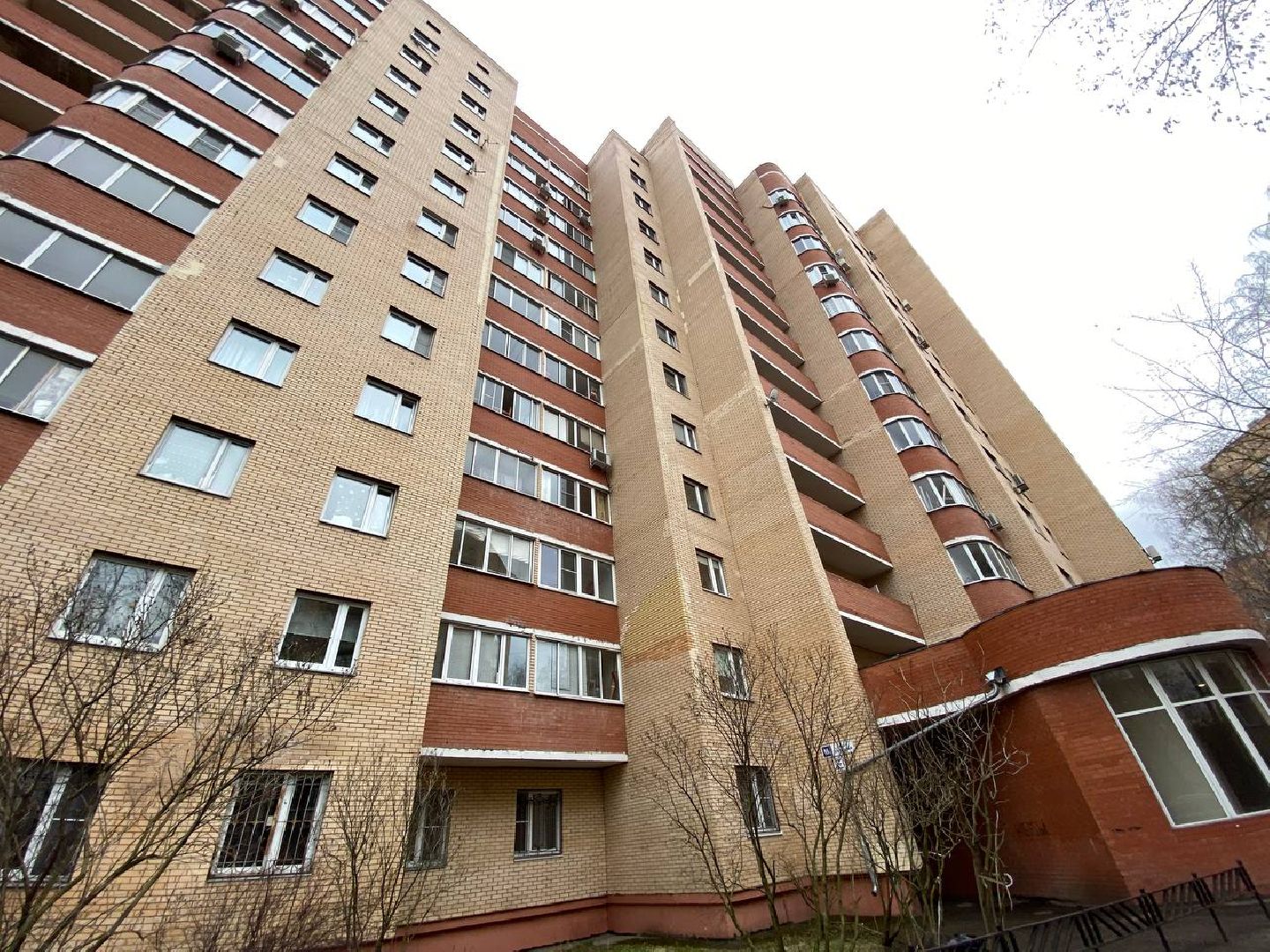 ремонт дома, ремонт фасада, ремонт дома на Школьной улице, ремонт дома в Красногорске,