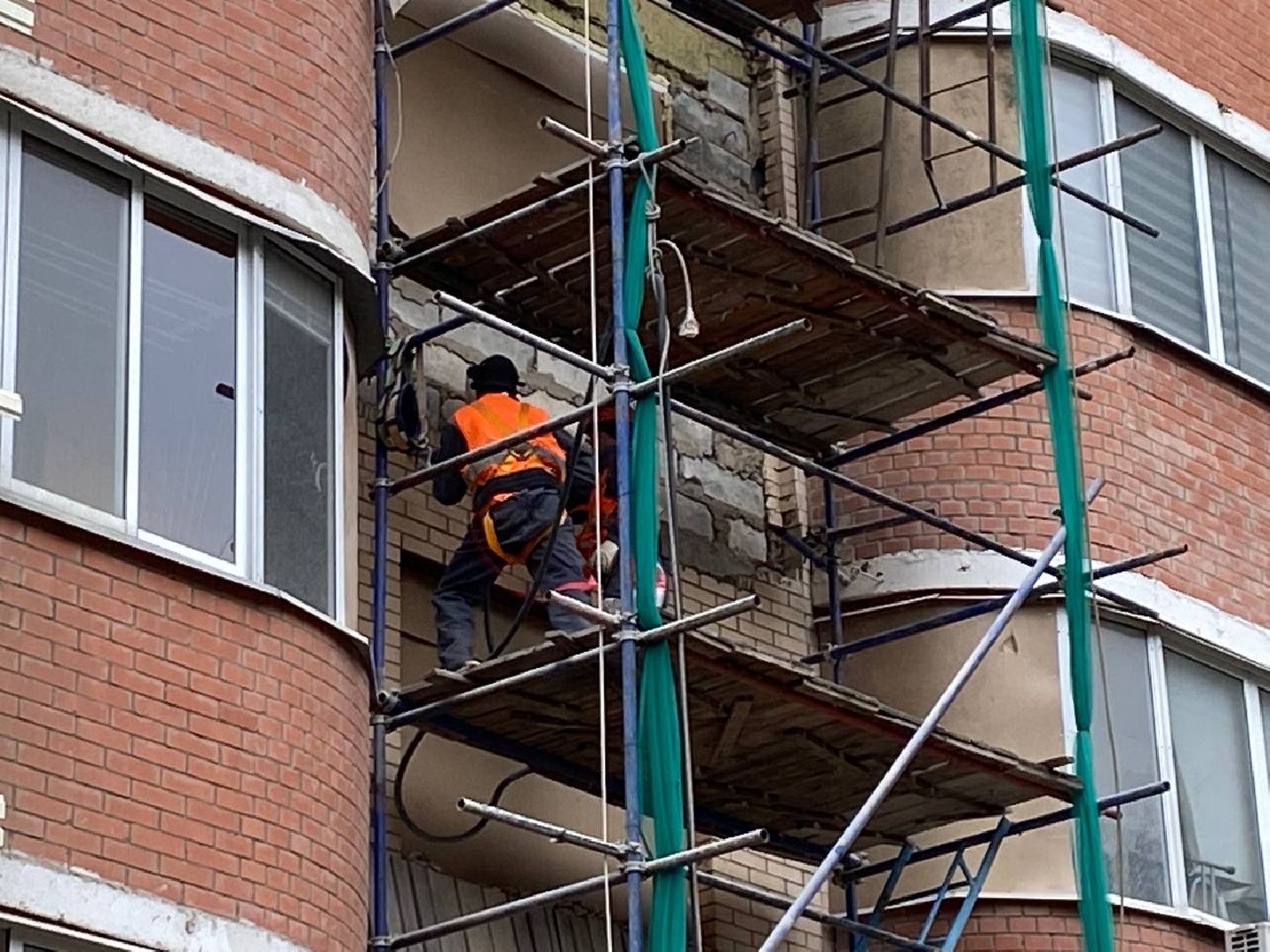 ремонт дома, ремонт фасада, ремонт дома на Школьной улице, ремонт дома в Красногорске,