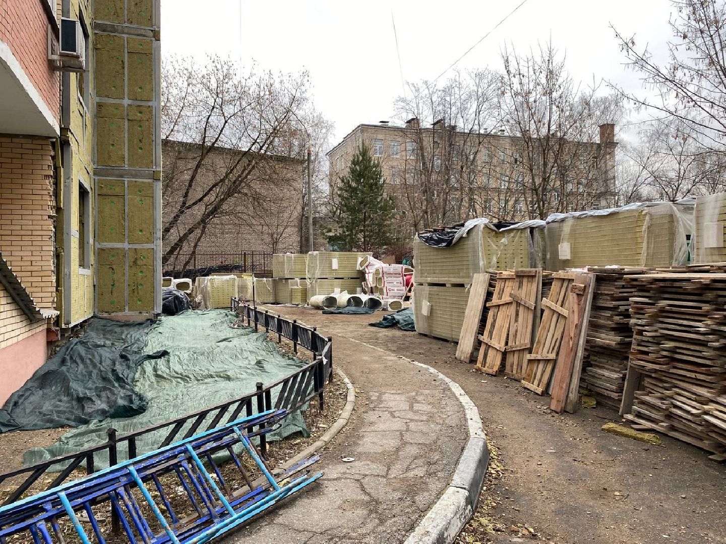 ремонт дома, ремонт фасада, ремонт дома на Школьной улице, ремонт дома в Красногорске,