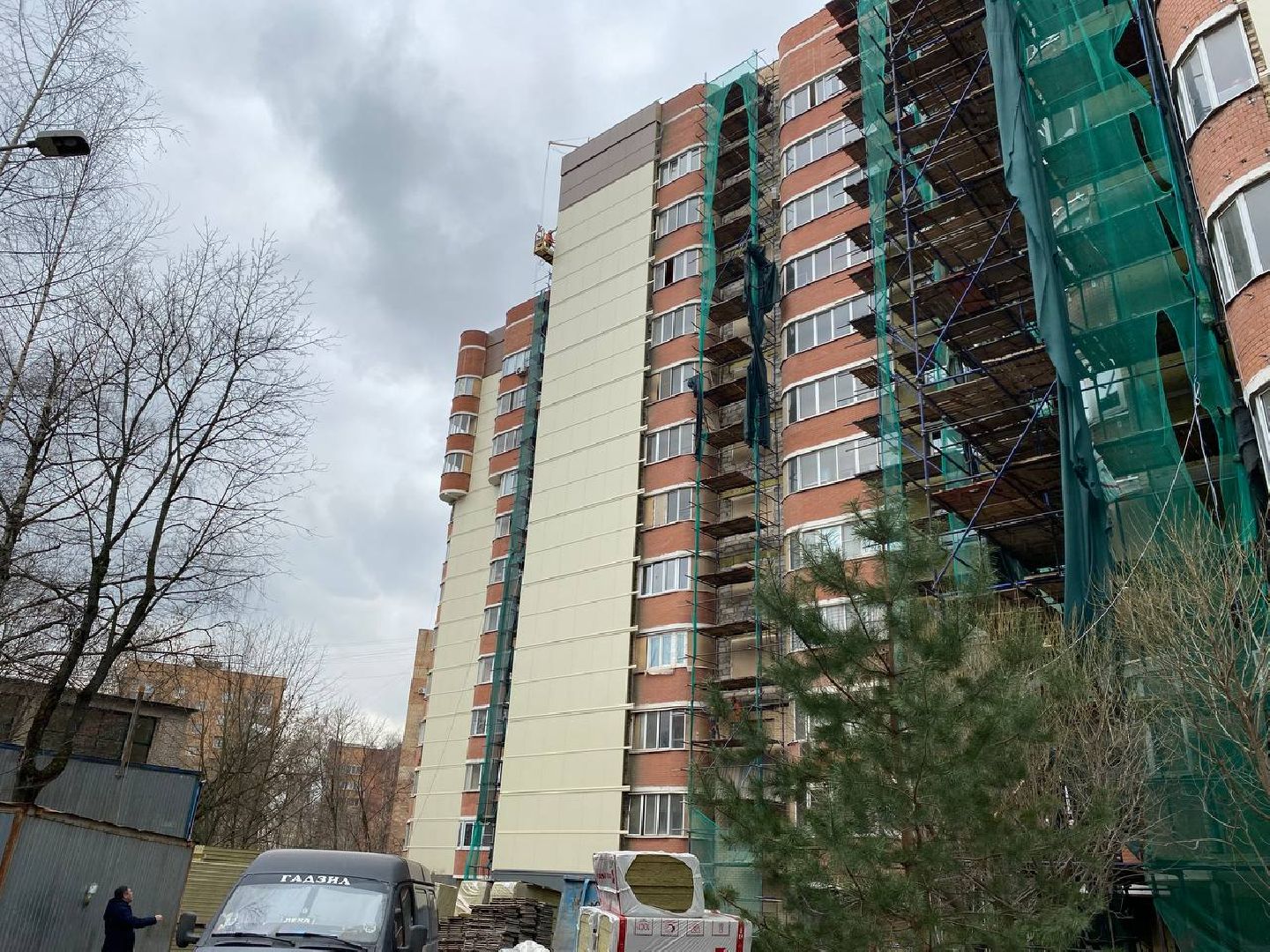 ремонт дома, ремонт фасада, ремонт дома на Школьной улице, ремонт дома в Красногорске,