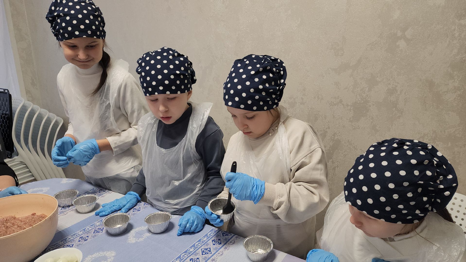 ивантеевка, центр социального обслуживания, дети с особенностями развития, мастер-класс,кухня, пирожные, социализация детей,