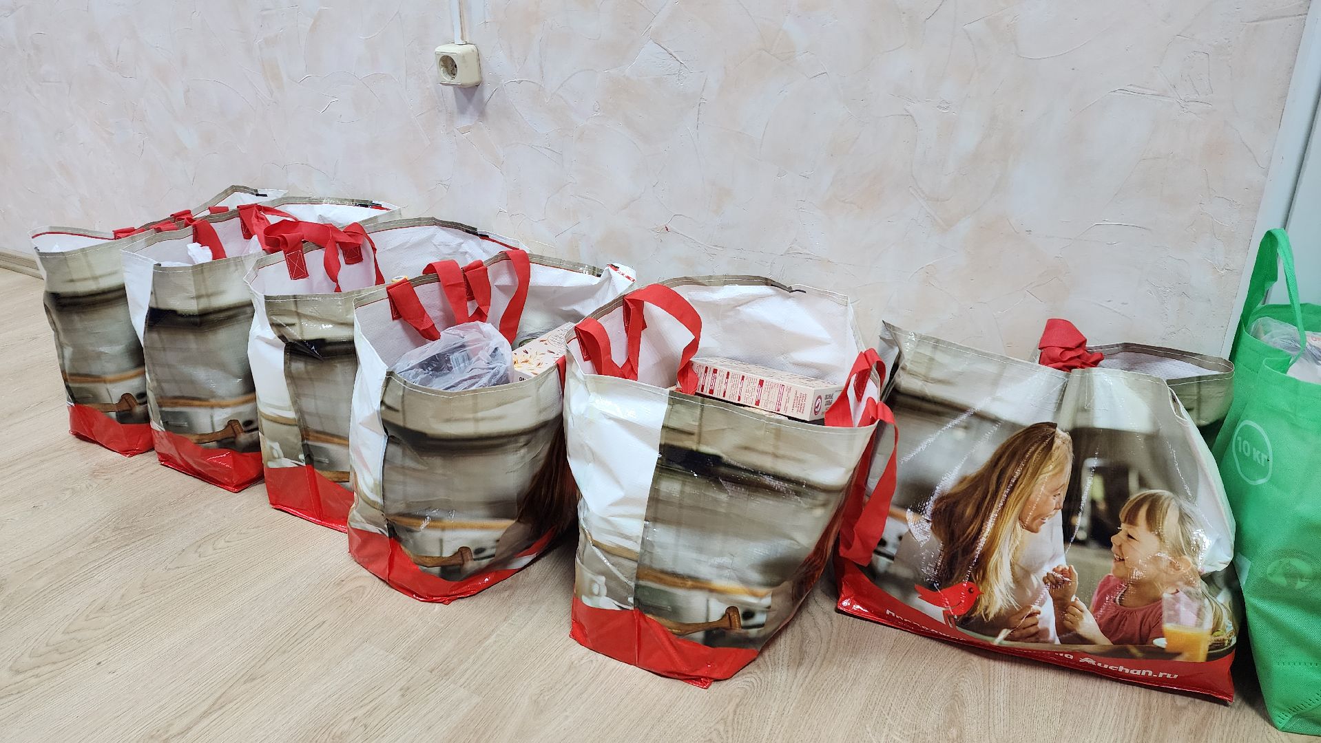 ивантеевка, центр социального обслуживания, дети с особенностями развития, мастер-класс,кухня, пирожные, социализация детей,