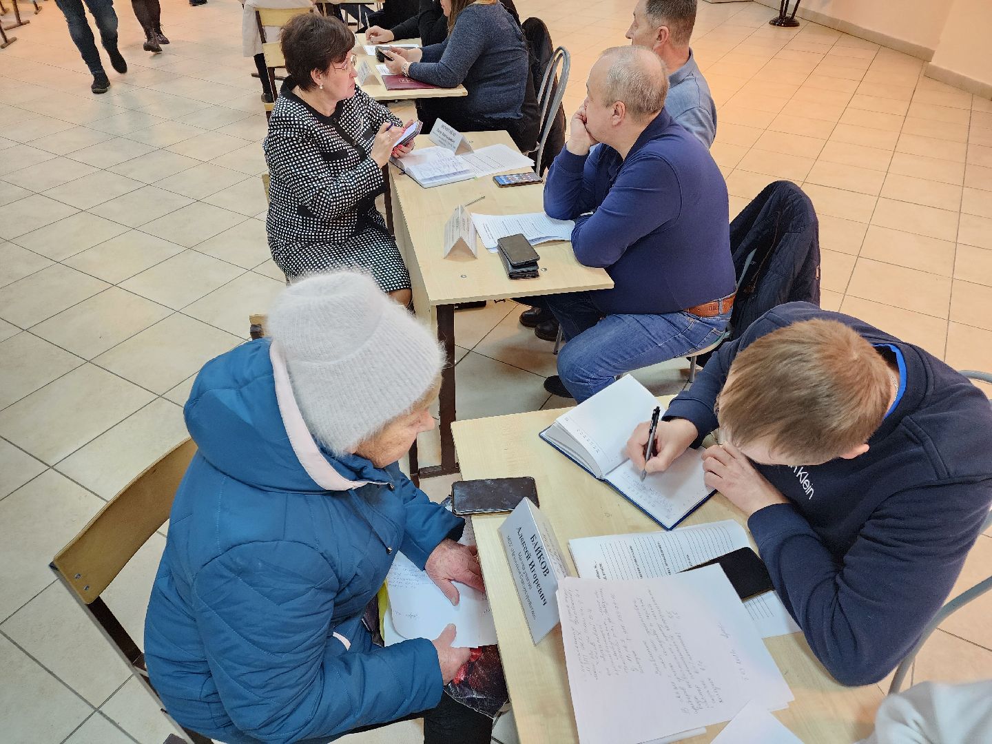 Чехов, поселок Любучаны, выездная администрация, встреча с жителями, обращения граждан, улица Заводская, текущий ремонт, отмостка, фасад, цоколь, мбу чеховское благоустройство,