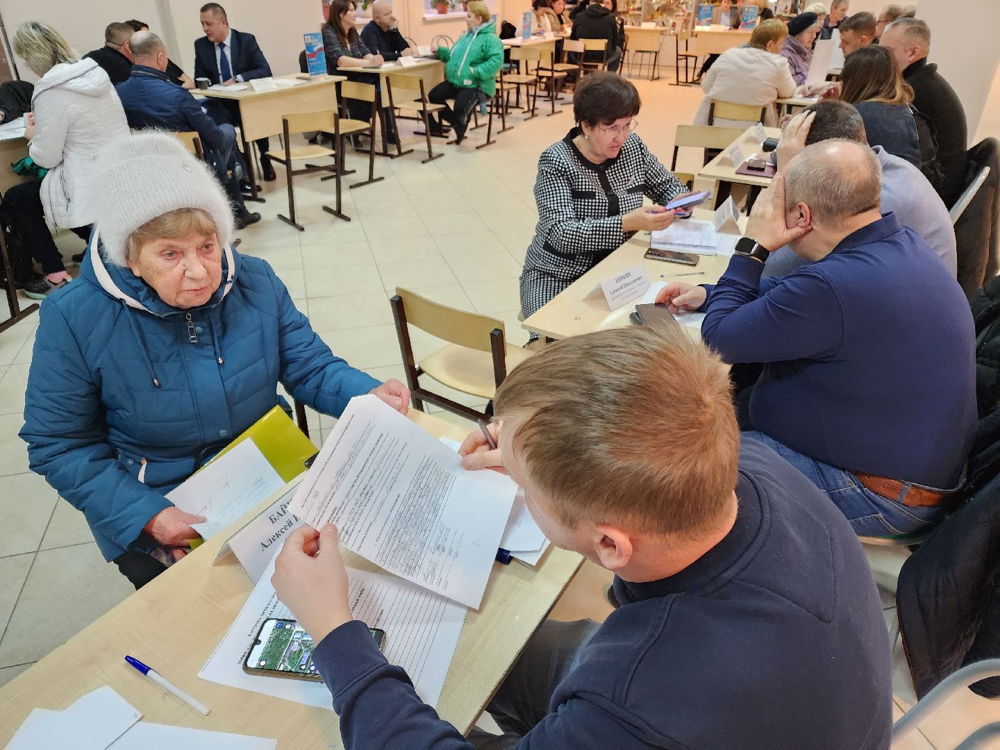 Чехов, поселок Любучаны, выездная администрация, встреча с жителями, обращения граждан, улица Заводская, текущий ремонт, отмостка, фасад, цоколь, мбу чеховское благоустройство,