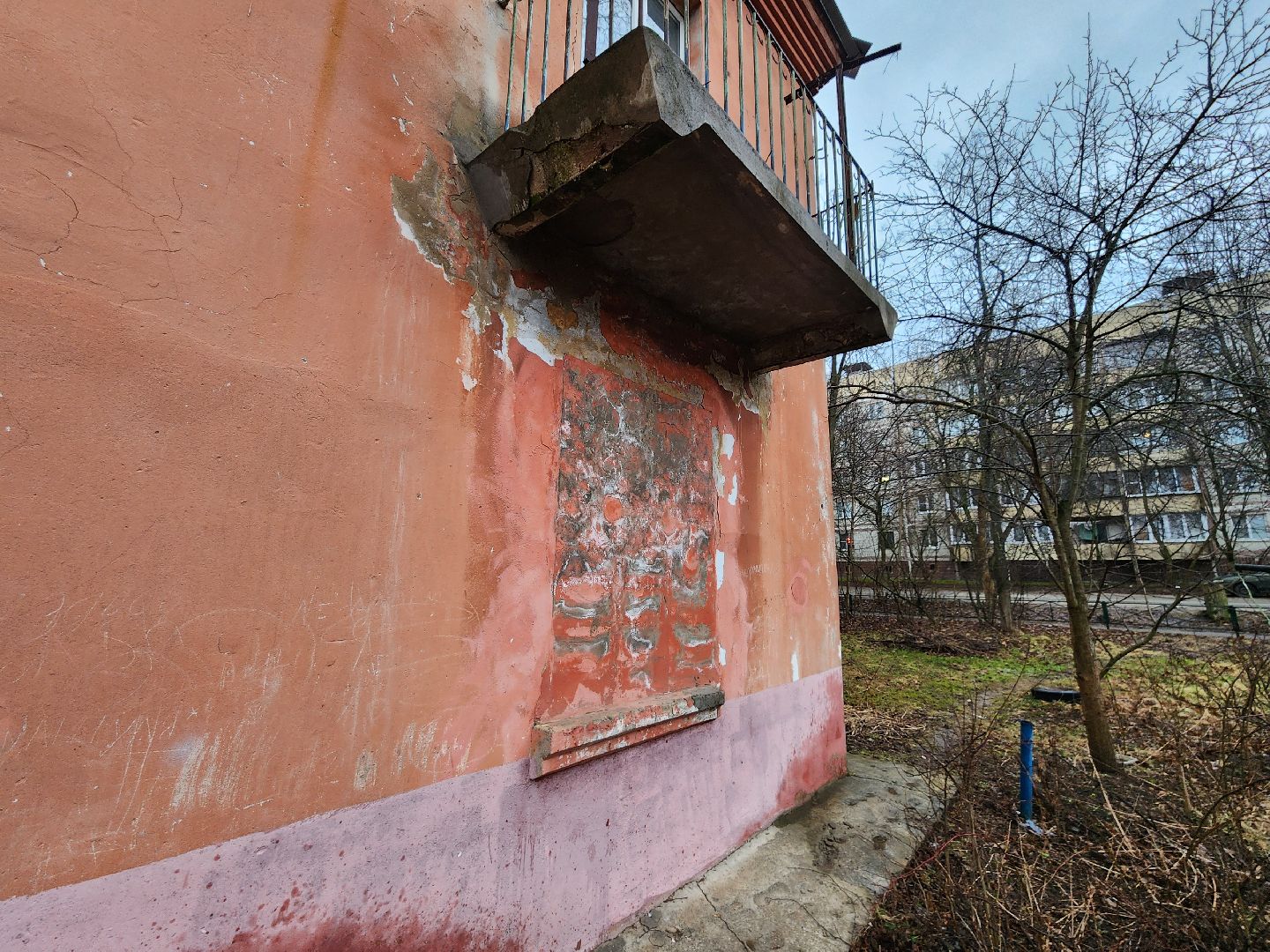 Чехов, поселок Любучаны, выездная администрация, встреча с жителями, обращения граждан, улица Заводская, текущий ремонт, отмостка, фасад, цоколь, мбу чеховское благоустройство,