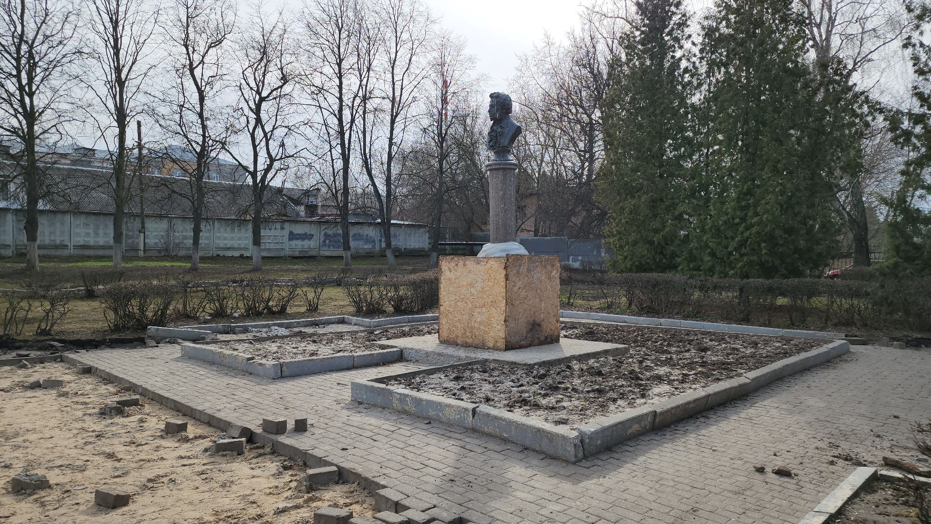 кашира, благоустройство, сквер пушкина, тротуарная плитка, демонтаж, строительство, комфортная среда,