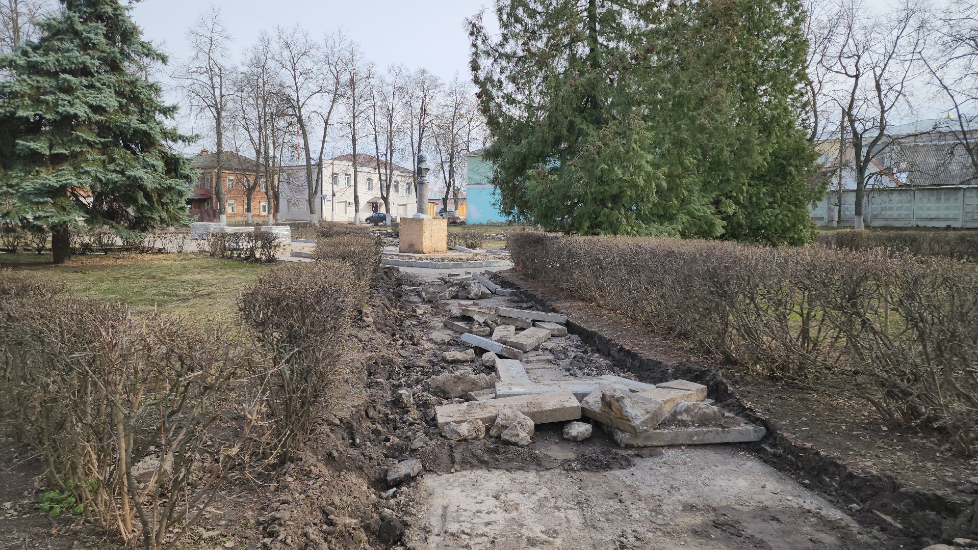 кашира, благоустройство, сквер пушкина, тротуарная плитка, демонтаж, строительство, комфортная среда,