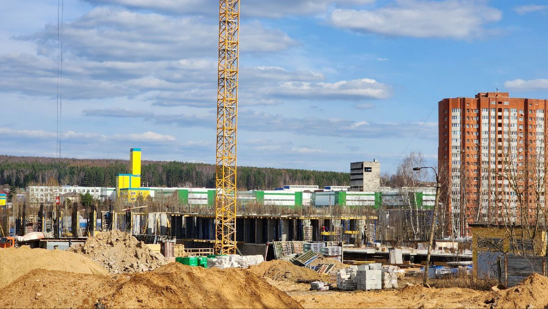 Дмитров, ЖК Большевик, Минстрой,