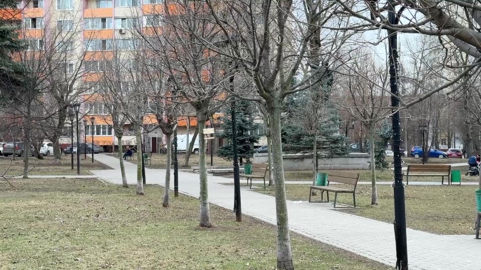 реутов, сквер, троицкий храм, благоустройство, деревья,