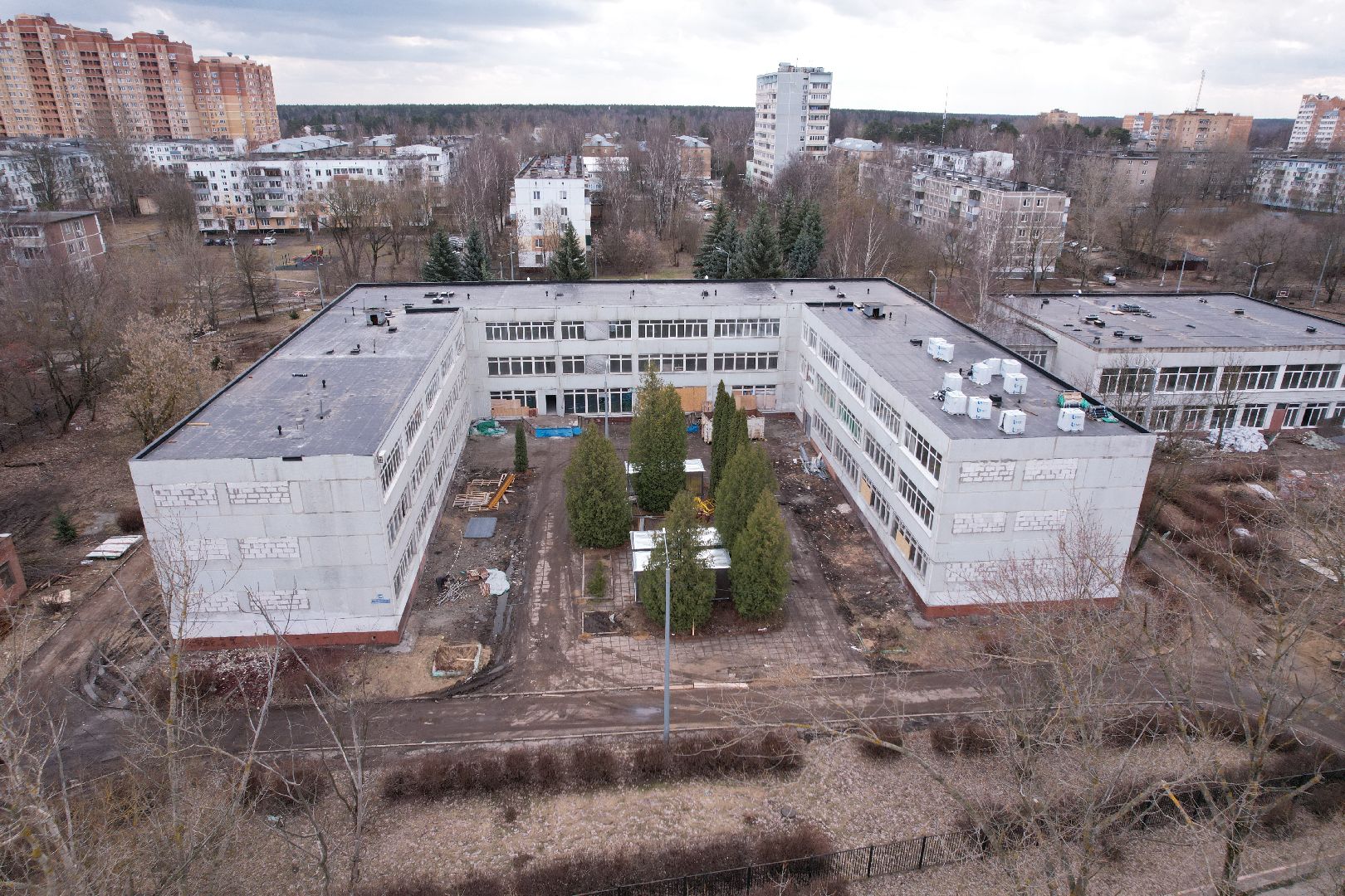 капремонт школы 30 в Электроуглях, видео с коптера,