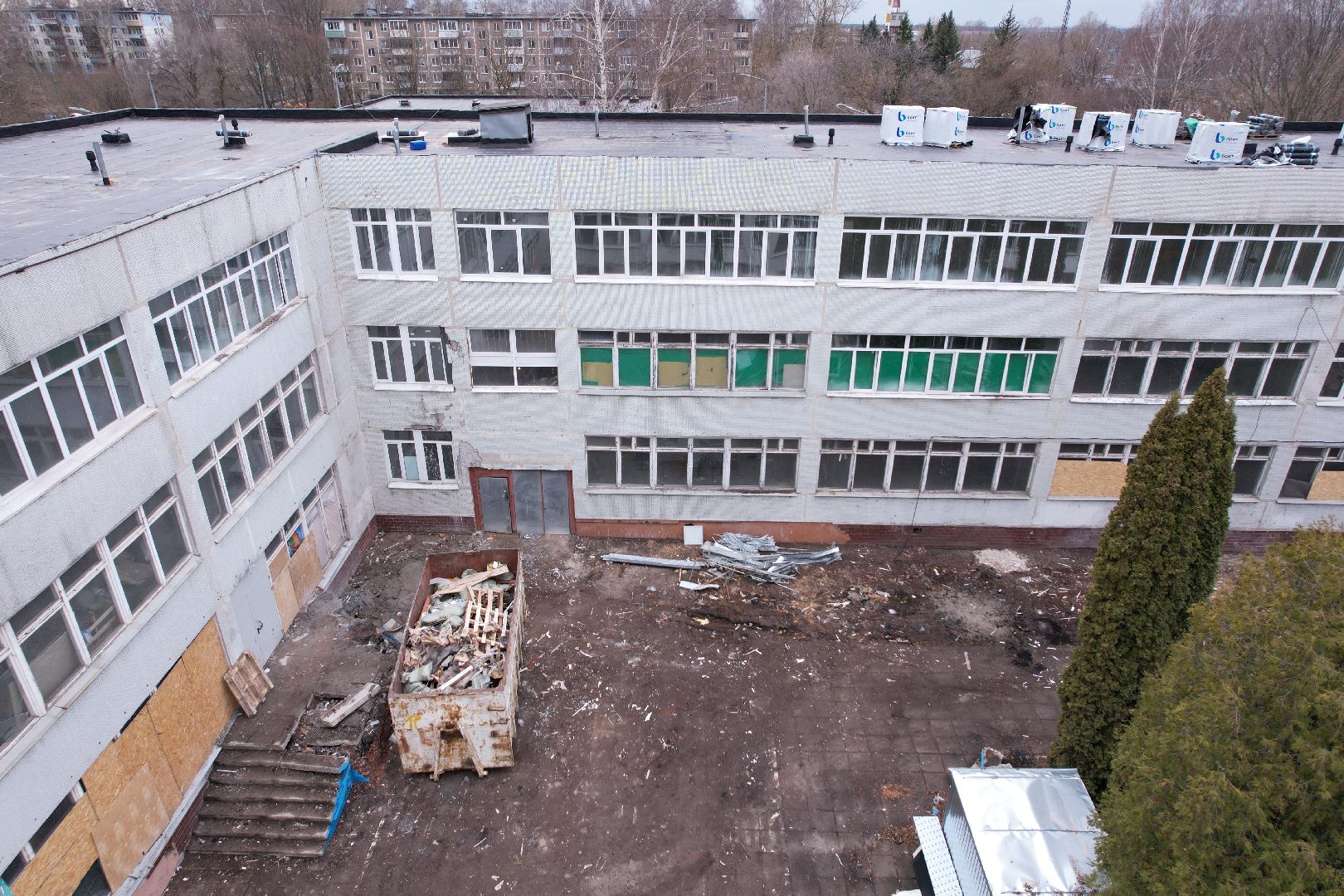 капремонт школы 30 в Электроуглях, видео с коптера,