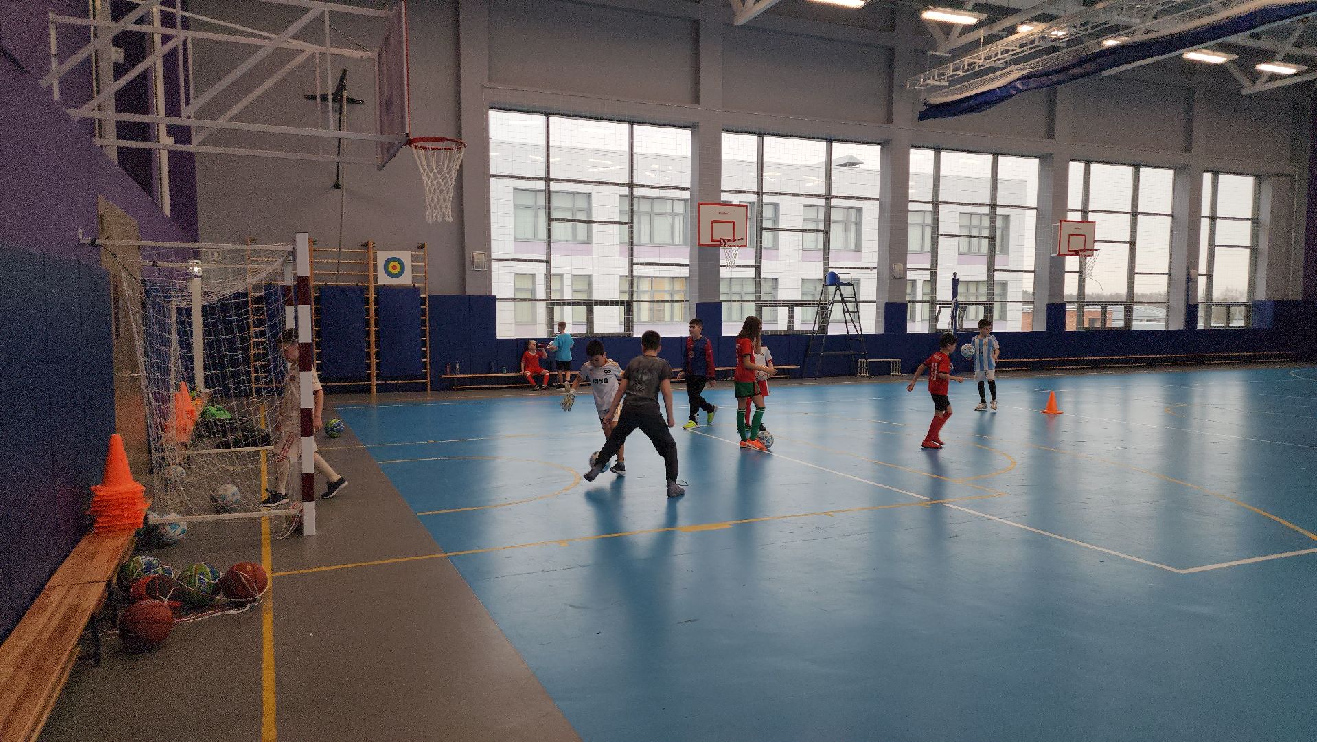 набор детей, первый класс, школа, новый городок,