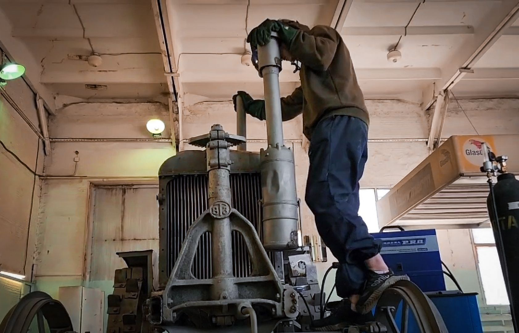 Бронницы, Реставрация трактора У-2, Автомобильно-дорожный колледж,