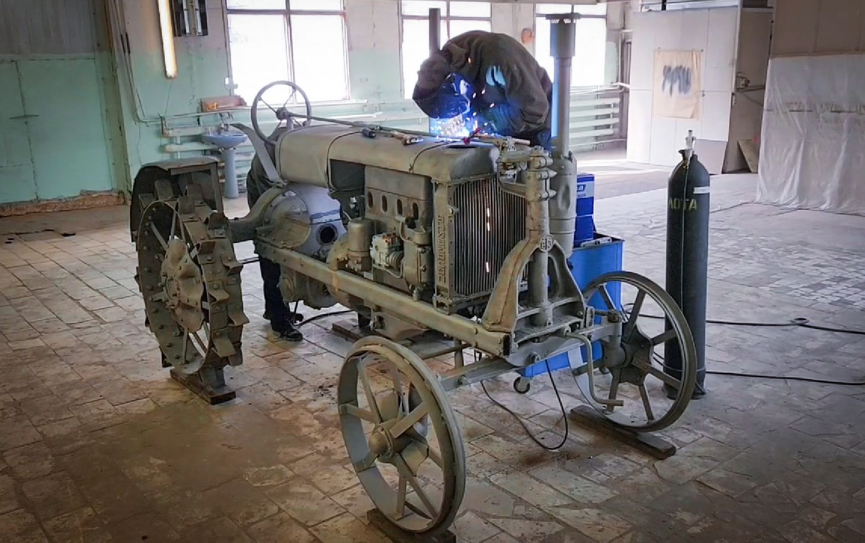 Бронницы, Реставрация трактора У-2, Автомобильно-дорожный колледж,