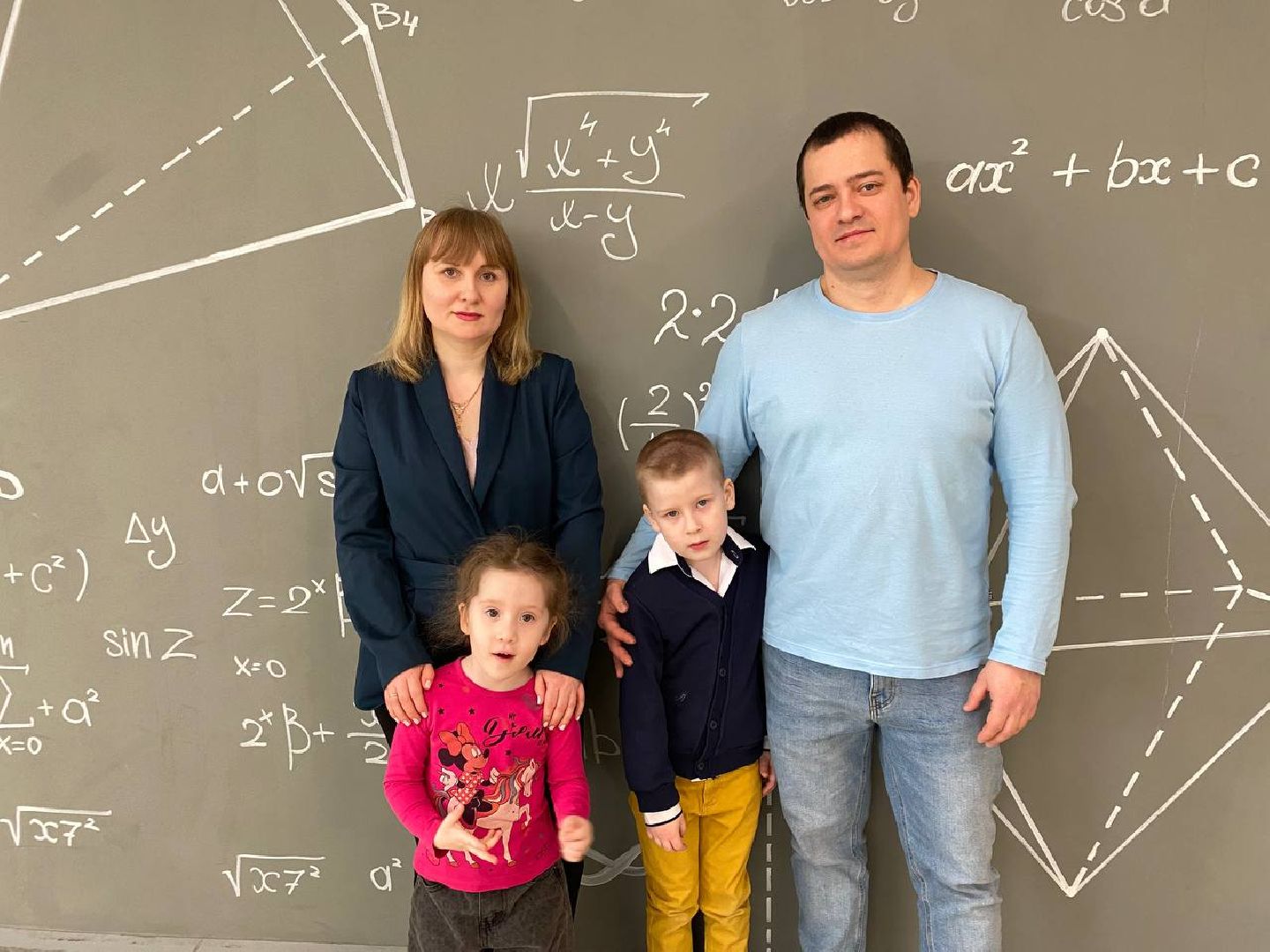 первоклассник, прим документов в школу, образовательный центр Сабурово, школа в Сабурово, первоклашки,