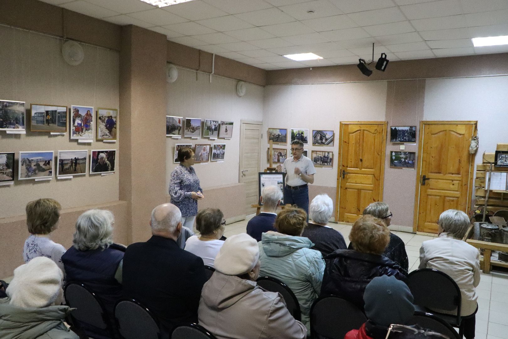 центральная библиотека серебряных прудов, серебряные пруды, культура, активное долголетие, фотовыставка, уличная мозаика,