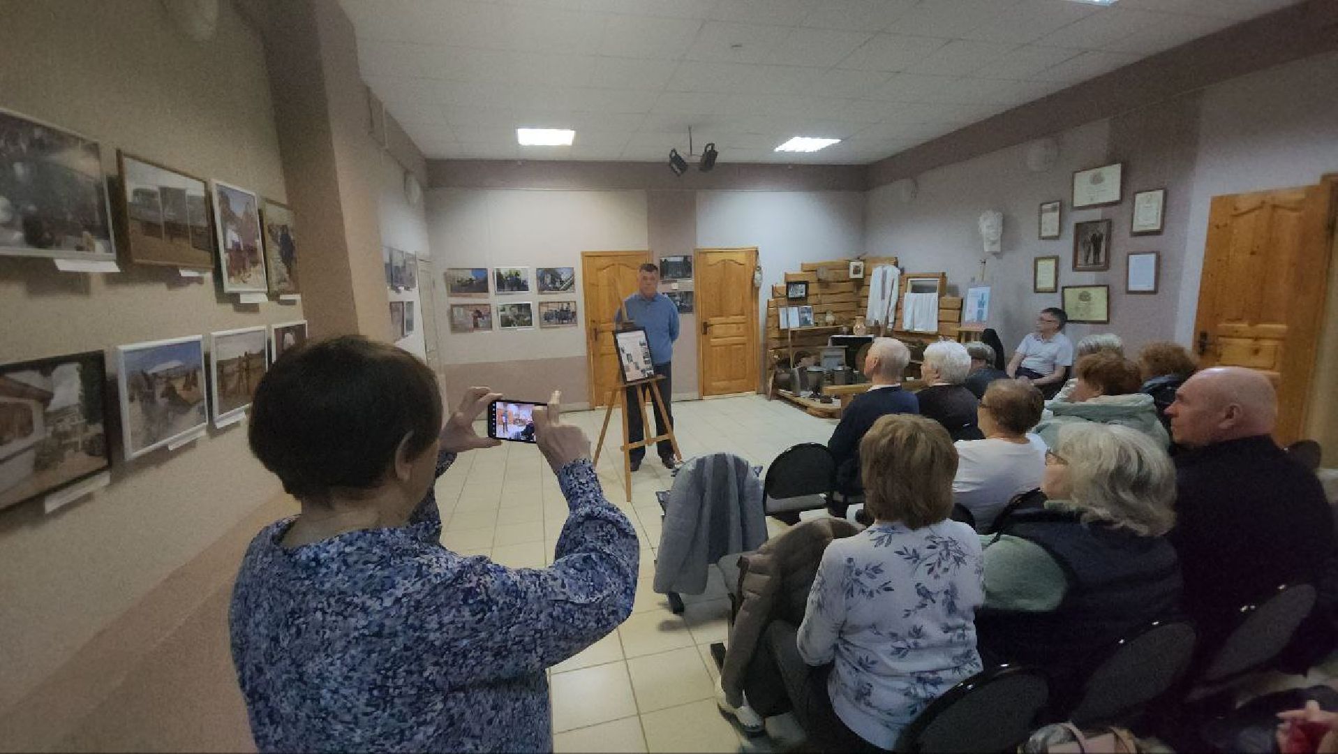 центральная библиотека серебряных прудов, серебряные пруды, культура, активное долголетие, фотовыставка, уличная мозаика,