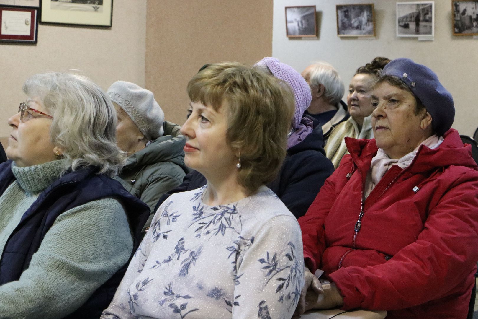 центральная библиотека серебряных прудов, серебряные пруды, культура, активное долголетие, фотовыставка, уличная мозаика,