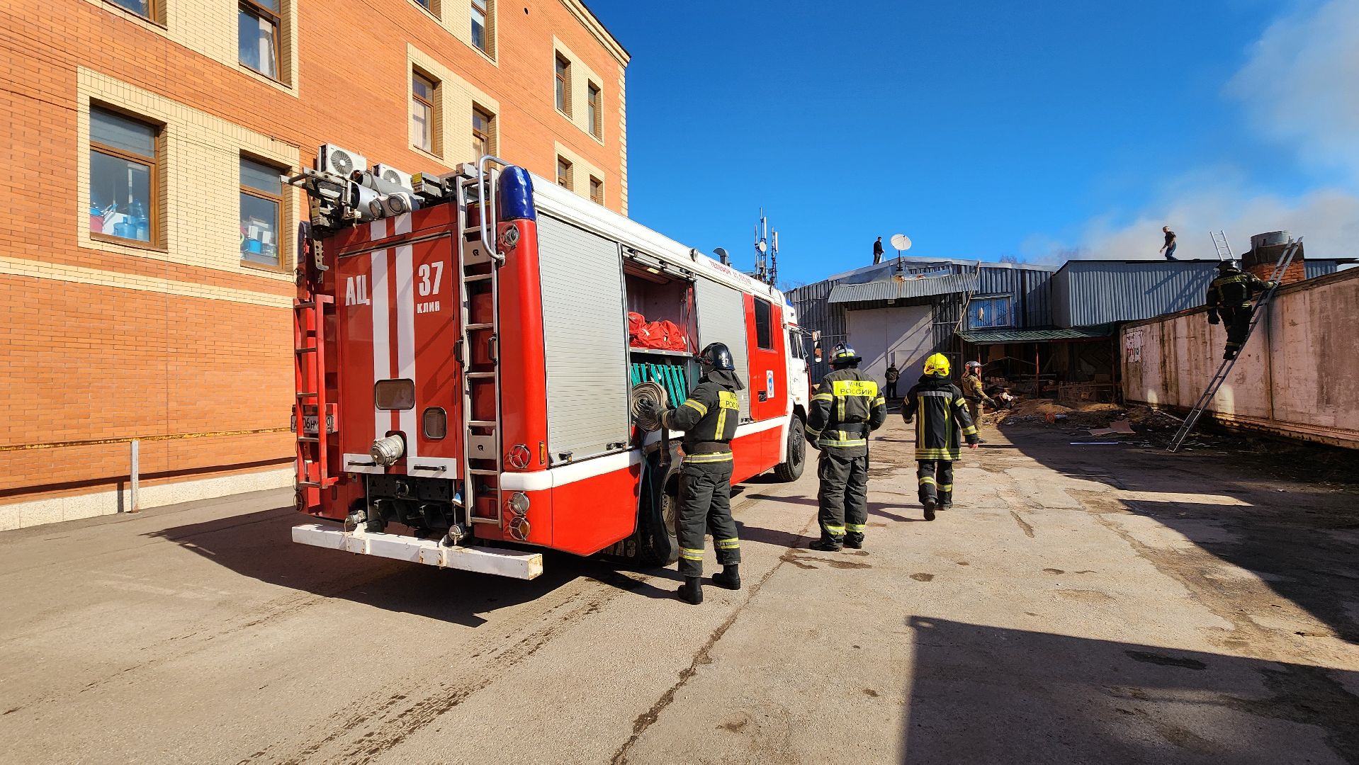 солнечногорск, пожар, тушение, спасатели,