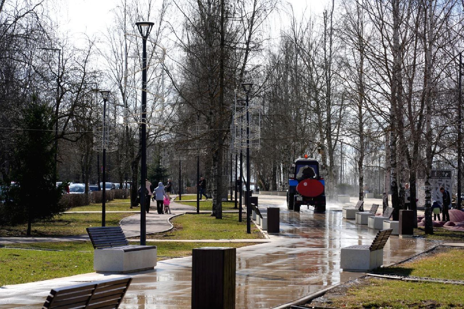 сергиев посад, весна, сергиево-посадский городской округ, уборка, моют улицы, коммунальные службы,