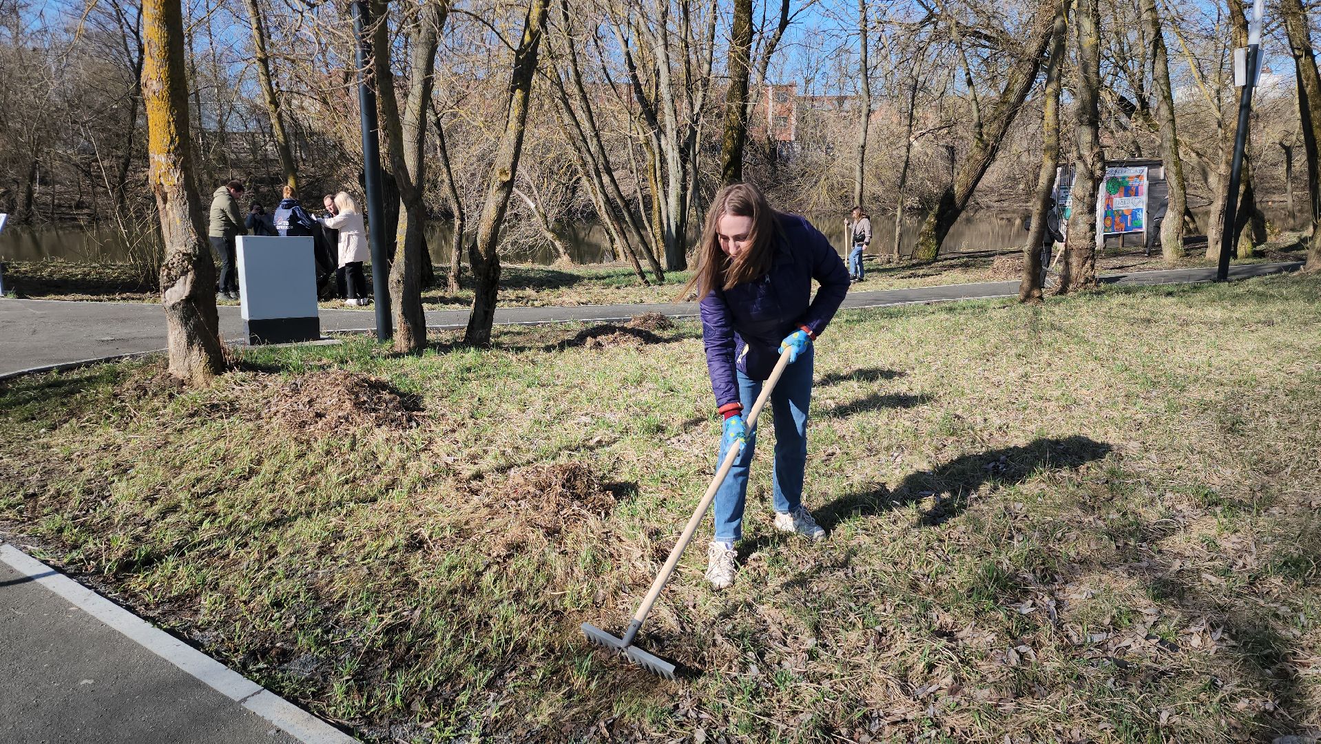 серпухов, принарский парк, серпуховские журналисты, субботник в парке серпухова, река нара, высоцкий монастырь,