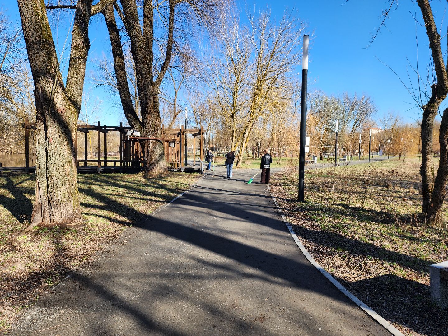 серпухов, принарский парк, серпуховские журналисты, субботник в парке серпухова, река нара, высоцкий монастырь,