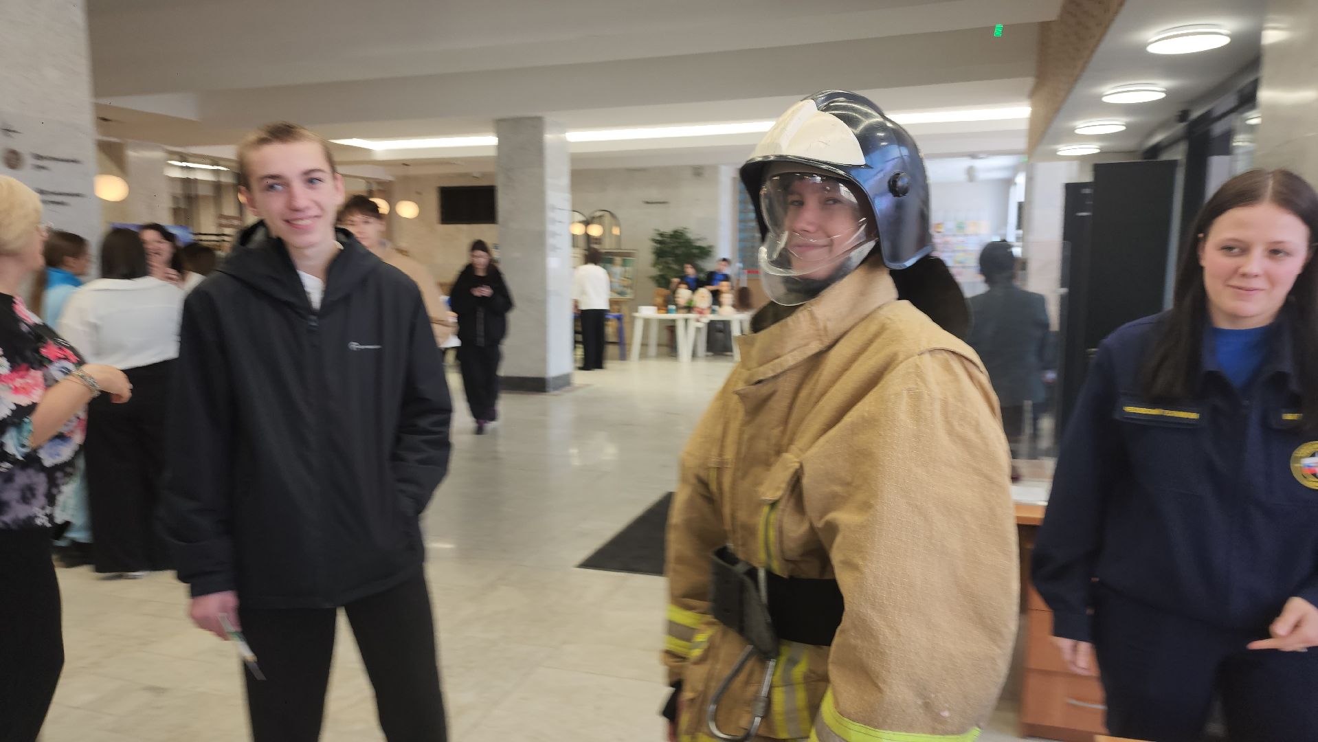 серпухов, подмосковье, студенты, школьники, ВУЗ, колледж,