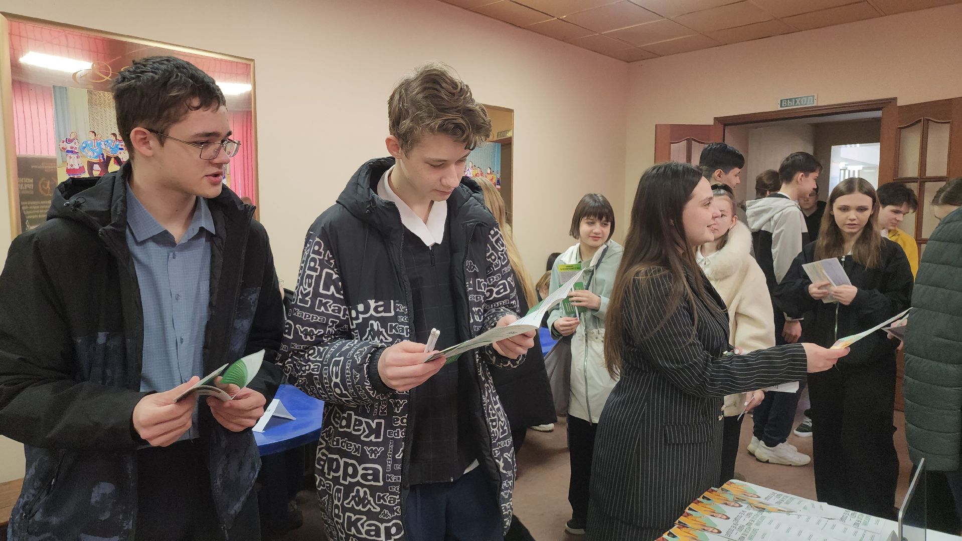 серпухов, подмосковье, студенты, школьники, ВУЗ, колледж,