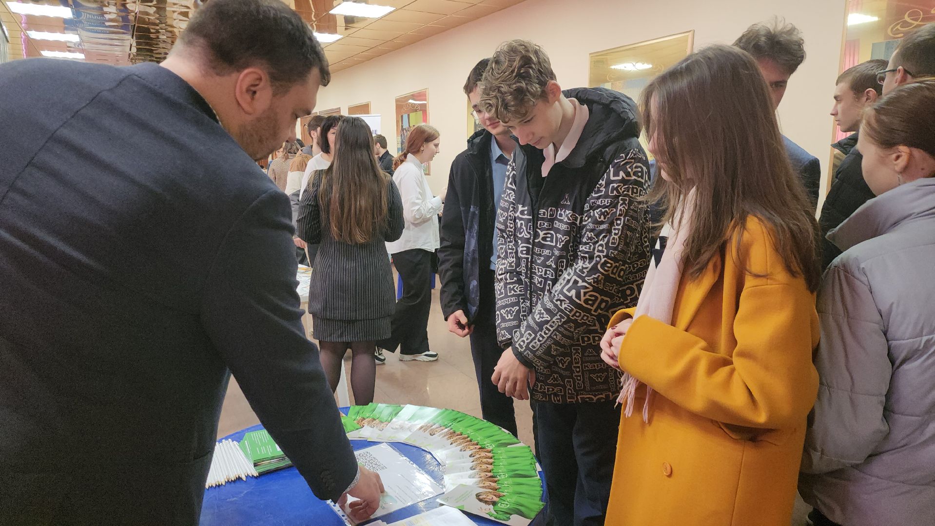 серпухов, подмосковье, студенты, школьники, ВУЗ, колледж,