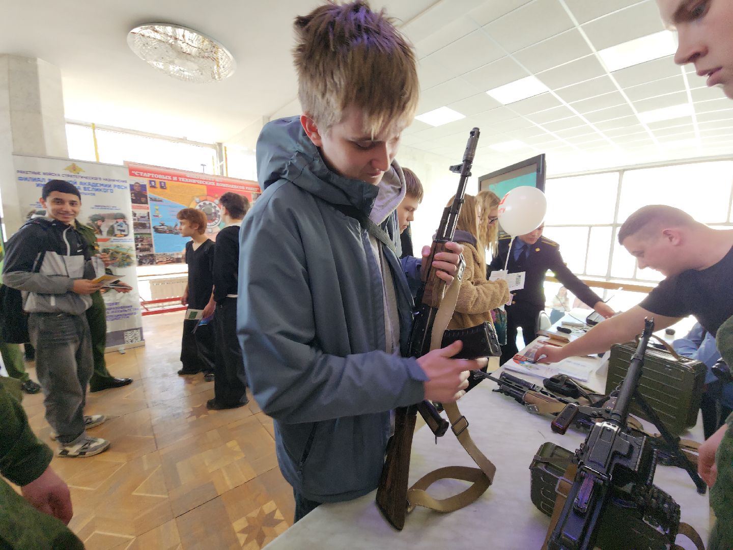 серпухов, подмосковье, студенты, школьники, ВУЗ, колледж,