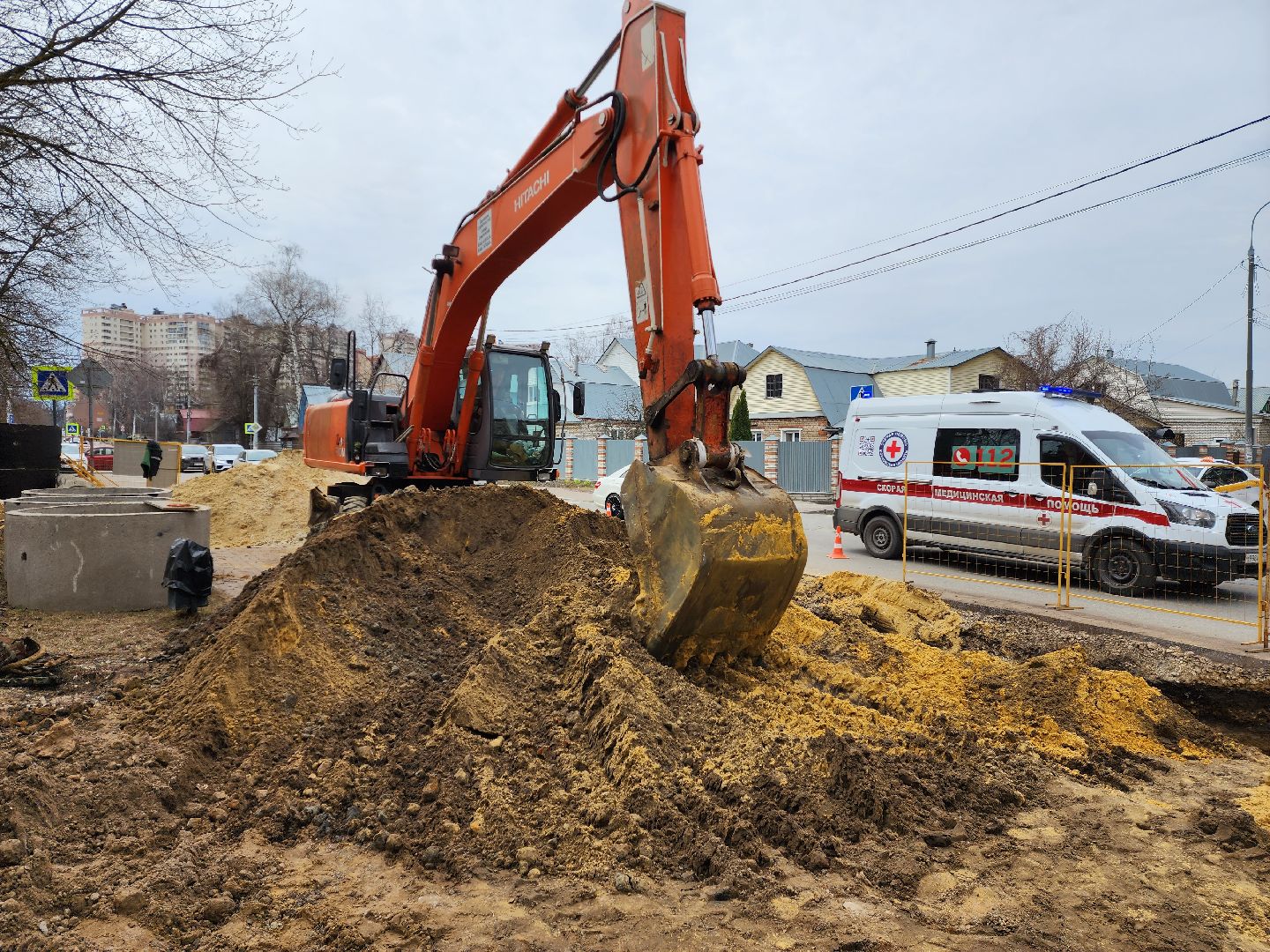 раменское, строительство, жкх, на улице мира прокладывают ливневую канализацию,