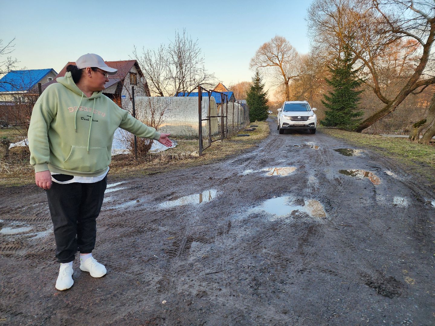 чехов, поселок васькино, выездная администрация, встреча с жителями, обращения граждан, деревня васькино, улица восточная, ямочный ремонт, ремонт дороги, уличное освещение, мбу чеховское благоустройство,