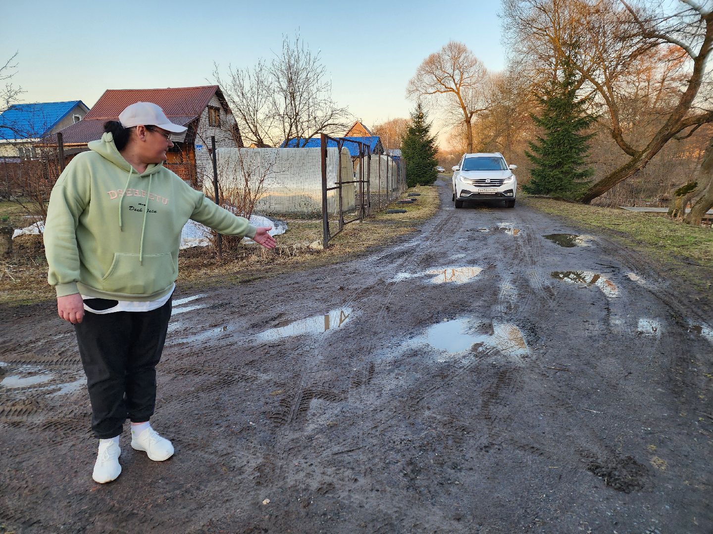 чехов, поселок васькино, выездная администрация, встреча с жителями, обращения граждан, деревня васькино, улица восточная, ямочный ремонт, ремонт дороги, уличное освещение, мбу чеховское благоустройство,