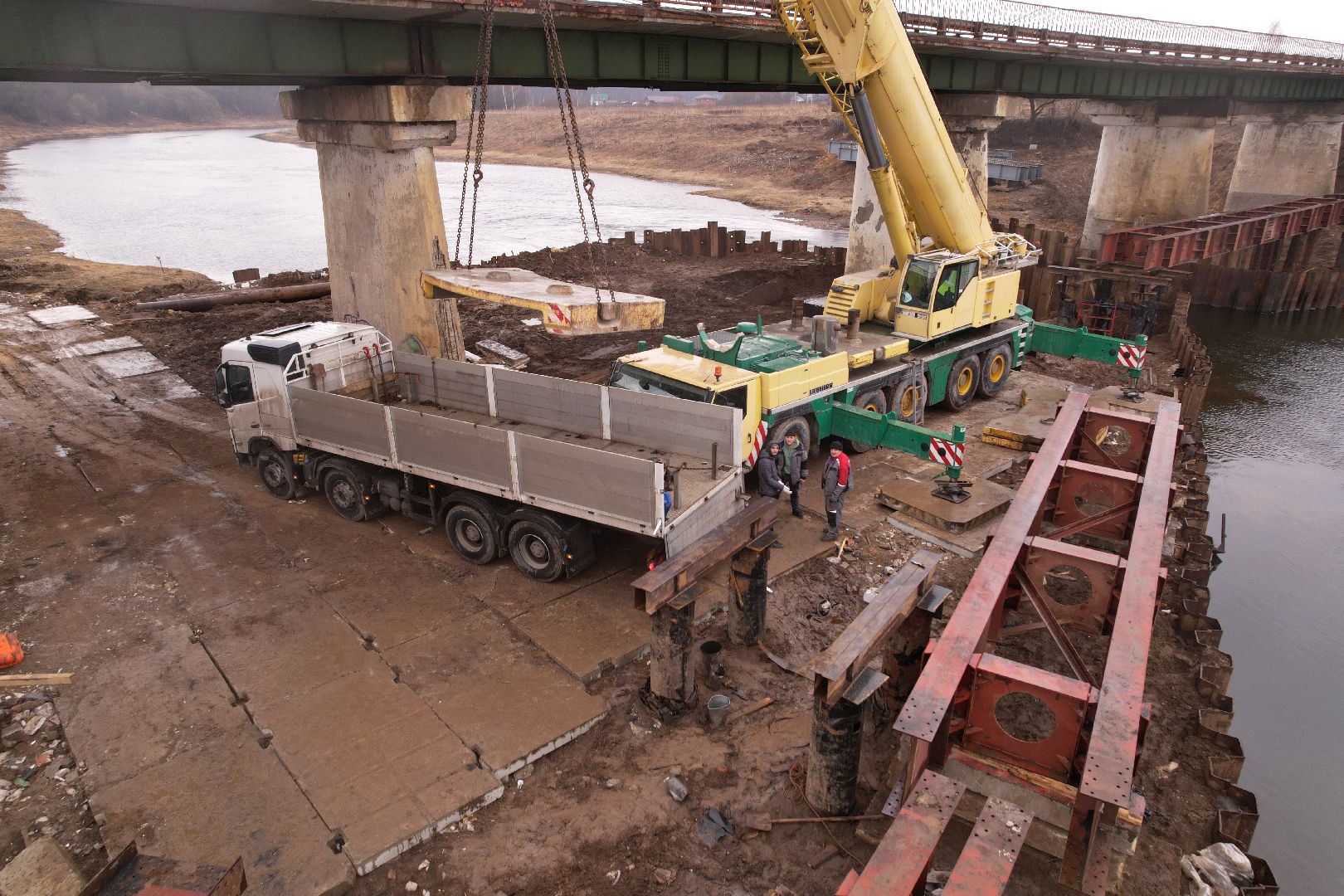 реконструкция моста в деревне Поречье, видео с коптера, ремонт моста в Рузе,