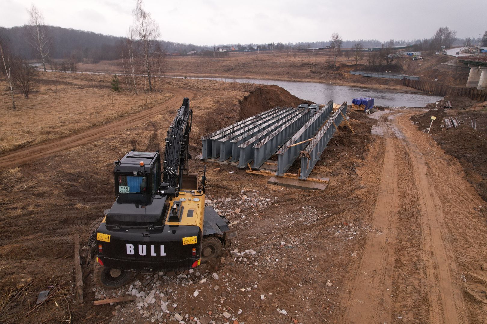 реконструкция моста в деревне Поречье, видео с коптера, ремонт моста в Рузе,