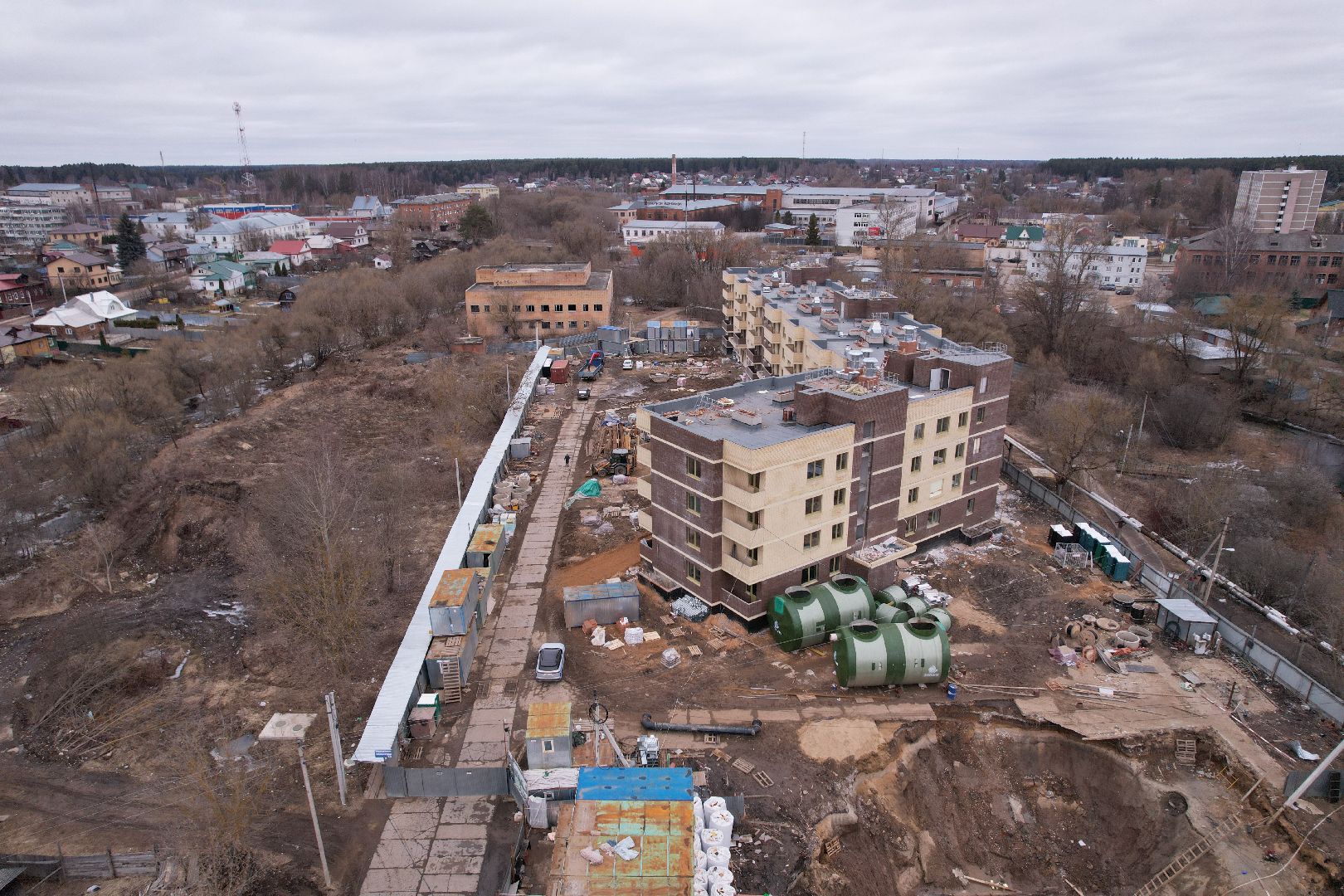 видео с коптера, дом для переселенцев в Талдоме,