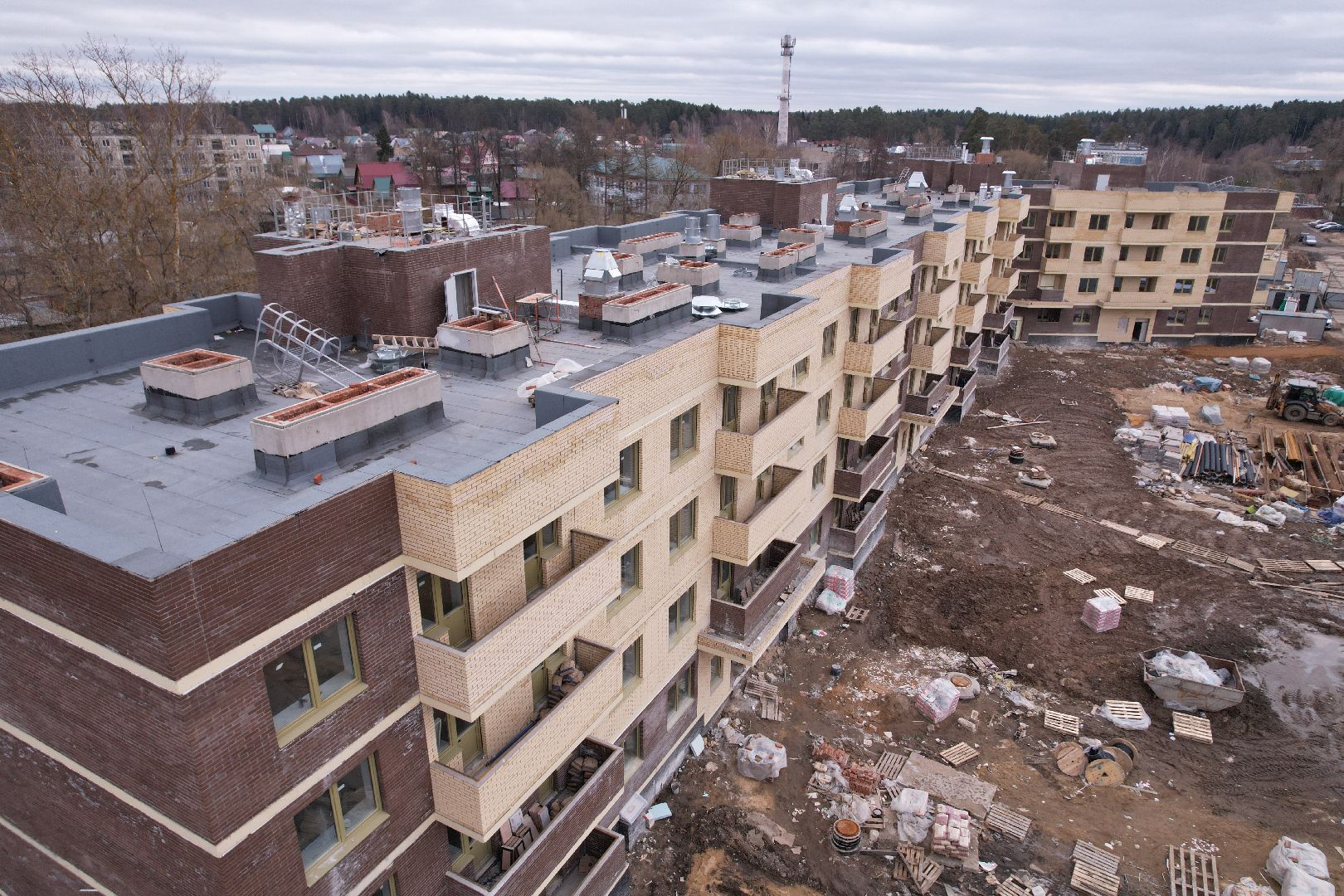видео с коптера, дом для переселенцев в Талдоме,
