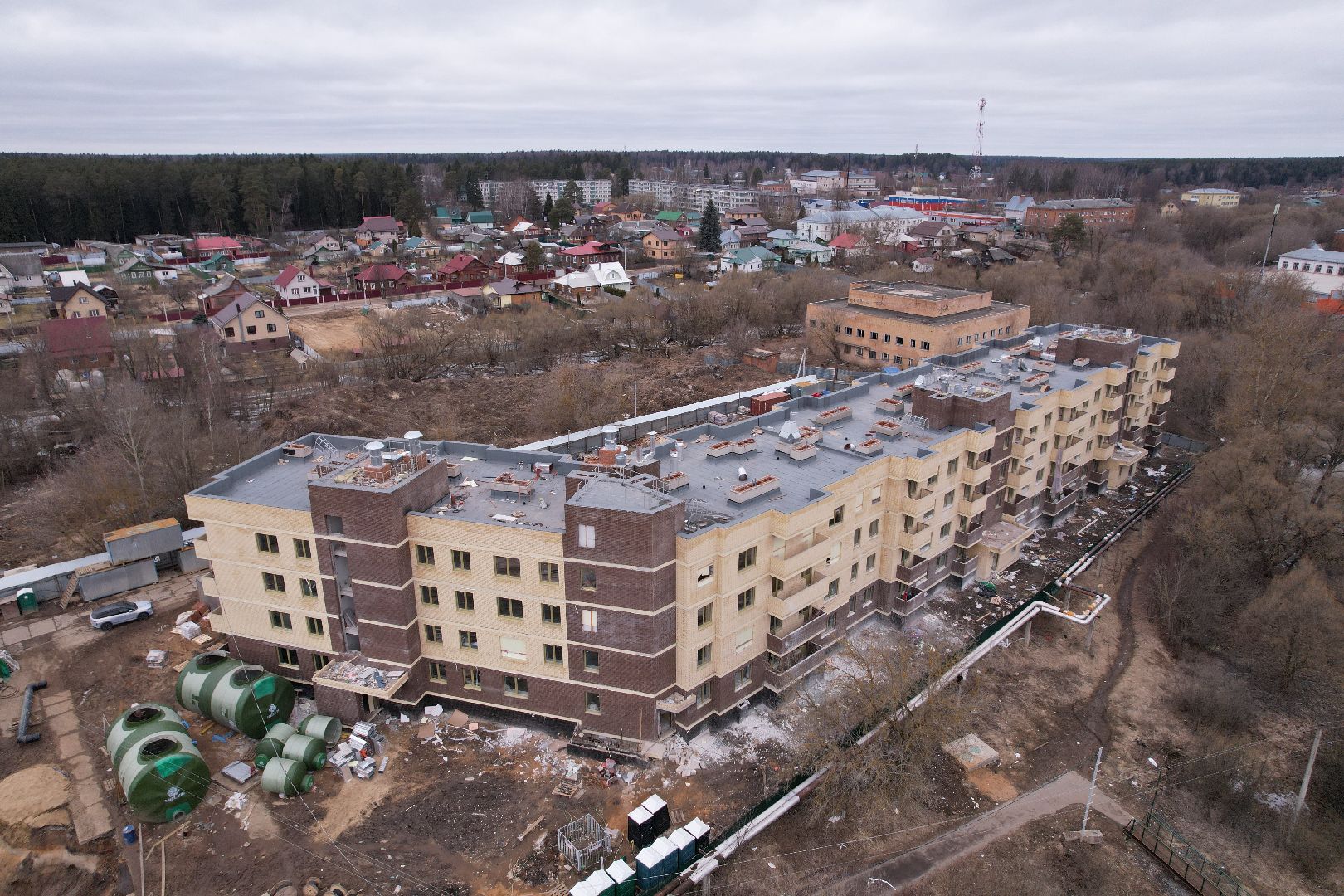 видео с коптера, дом для переселенцев в Талдоме,