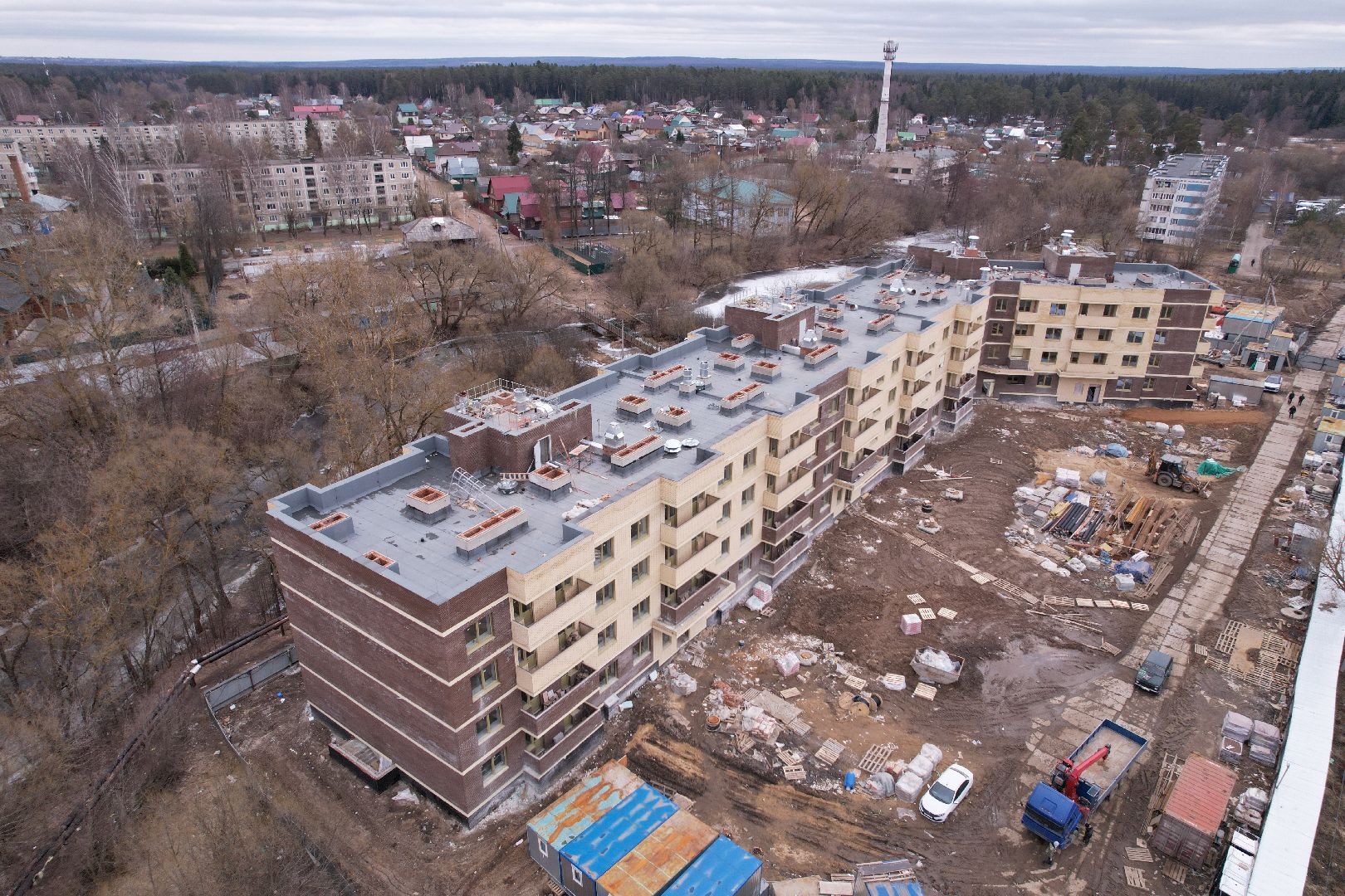 видео с коптера, дом для переселенцев в Талдоме,