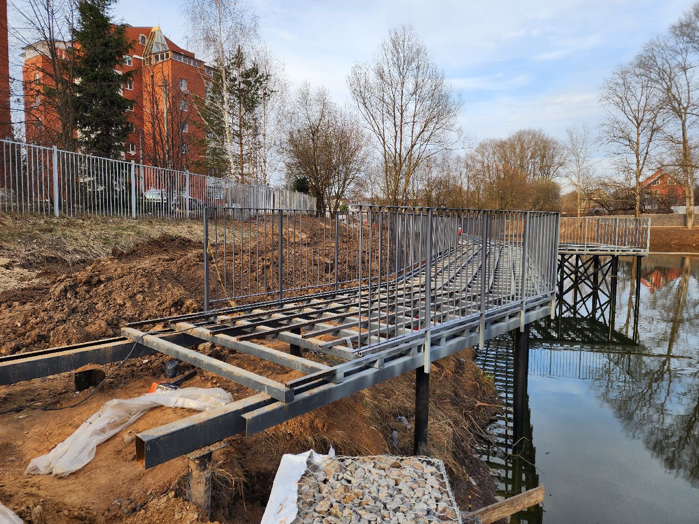 чехов, улица береговая, река теребенка, набережная, благоустройство, реконструкция, строительство, пирс, пешеходные зоны, деревянные настилы,